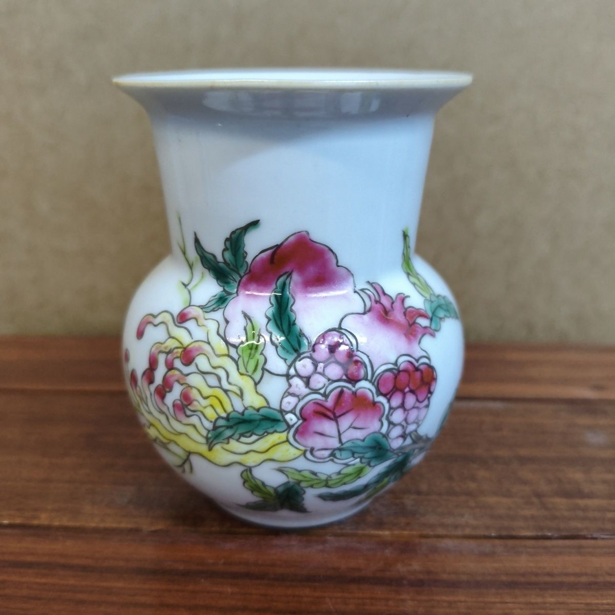 Vintage Collectibles And More - Vintage Collected Sanduo Image Decorative Bottle